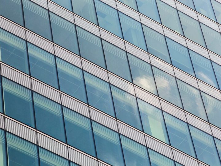 Descubra a diferença entre Pele de Vidro e Fachada Glazing
