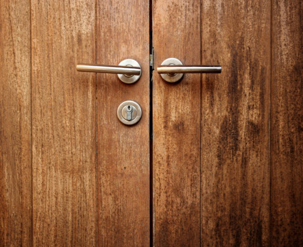 imagem de porta de perfil de ACM